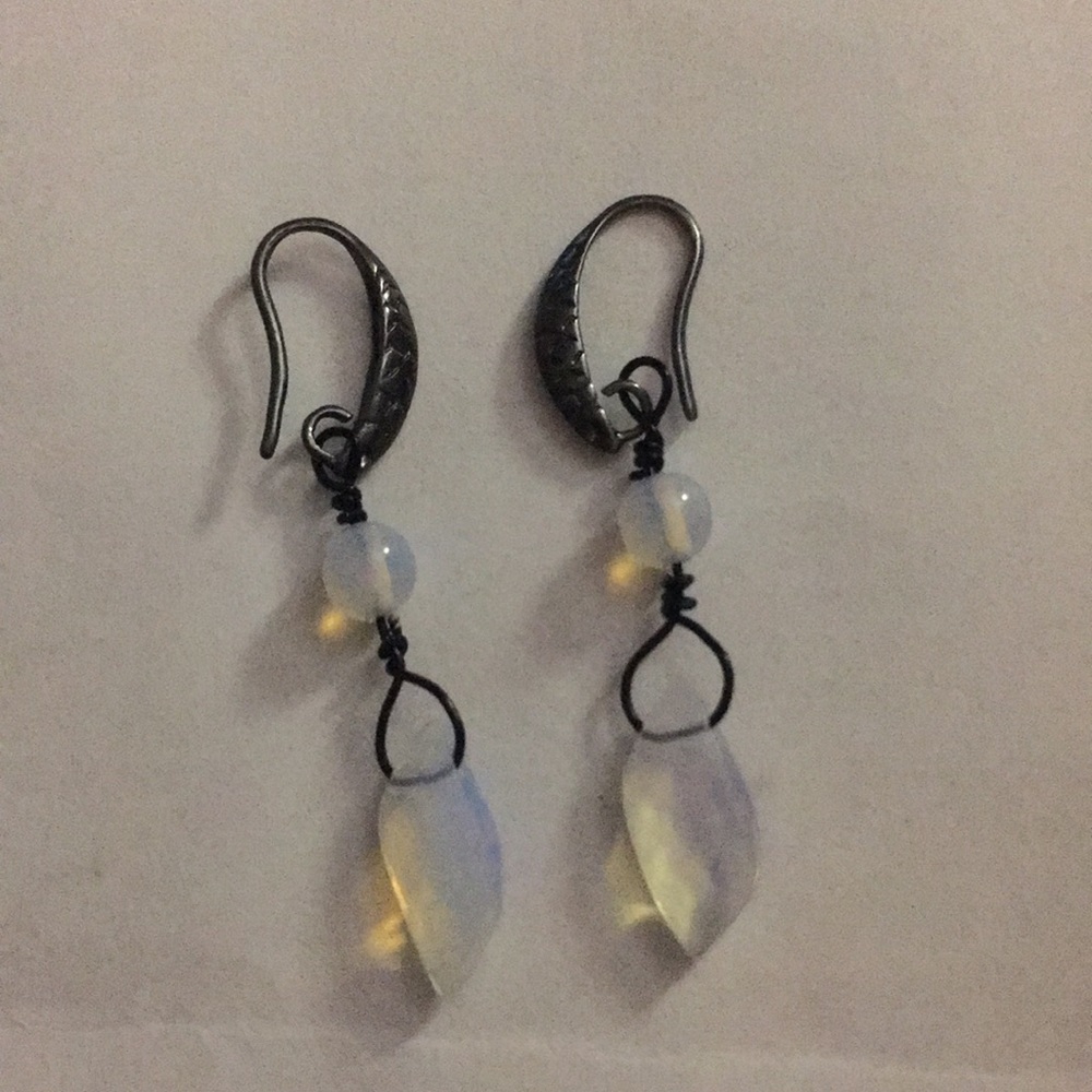 Cute pair of earrings - Picture 1 of 2